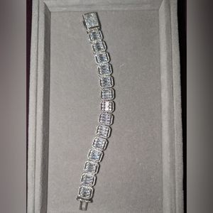 Silver necklace and bracelet set